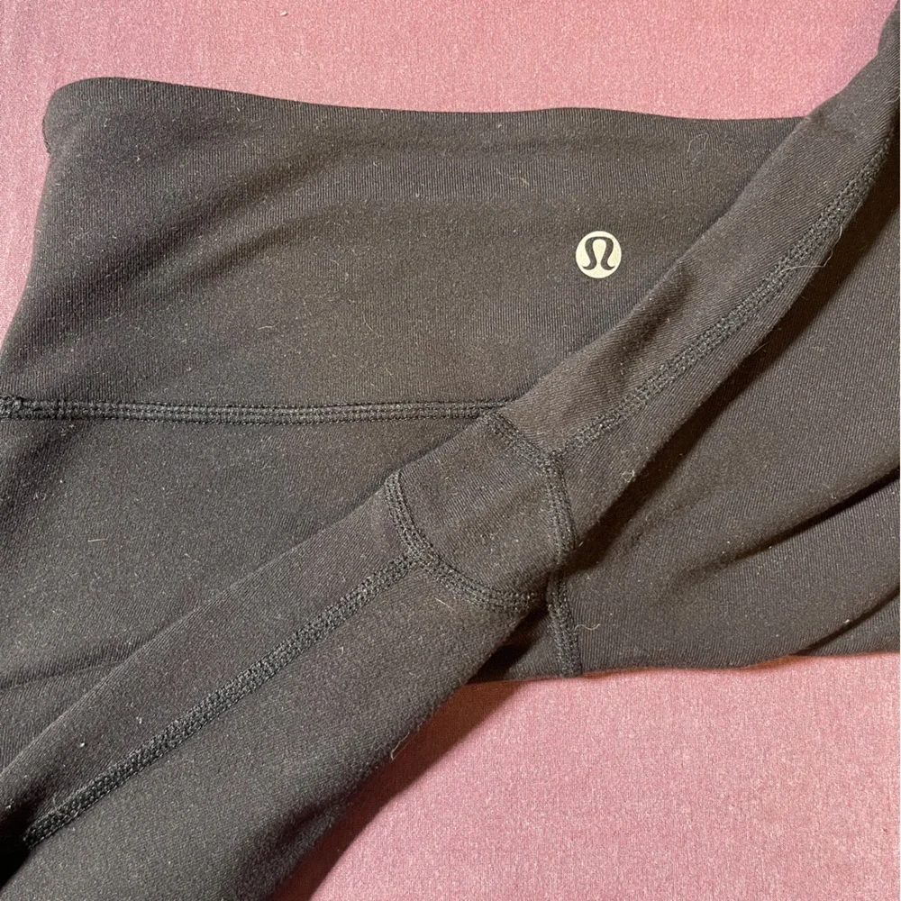 Lululemon Align Crop Leggings in black Capri Pants - Size 4 - EUC - Picture 7 of 7